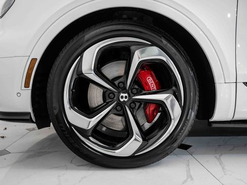 Certified 2022 Bentley Bentayga image 5