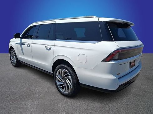 New 2026 Lincoln Navigator L Reserve AWD/4WD image 4