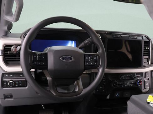 Used 2024 Ford F350 XLT w/ XLT Premium Package AWD/4WD image 5