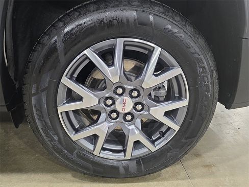 Used 2023 GMC Acadia SLT w/ Technology Package image 33
