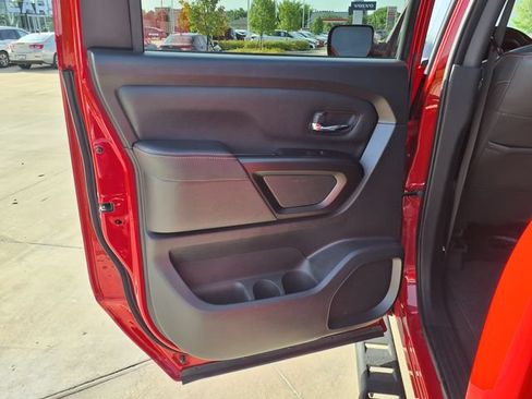 Used 2023 Nissan Titan PRO-4X AWD/4WD image 16