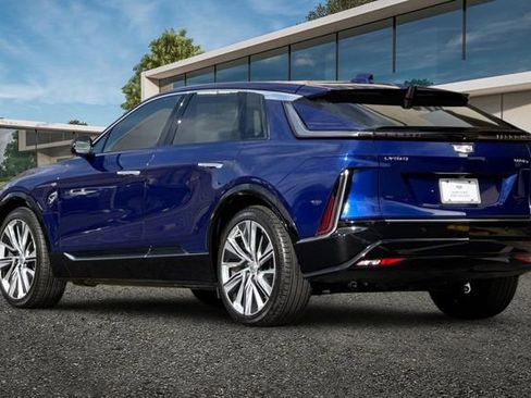 Certified 2024 Cadillac Lyriq Luxury w/ Nappa Leather Package image 6