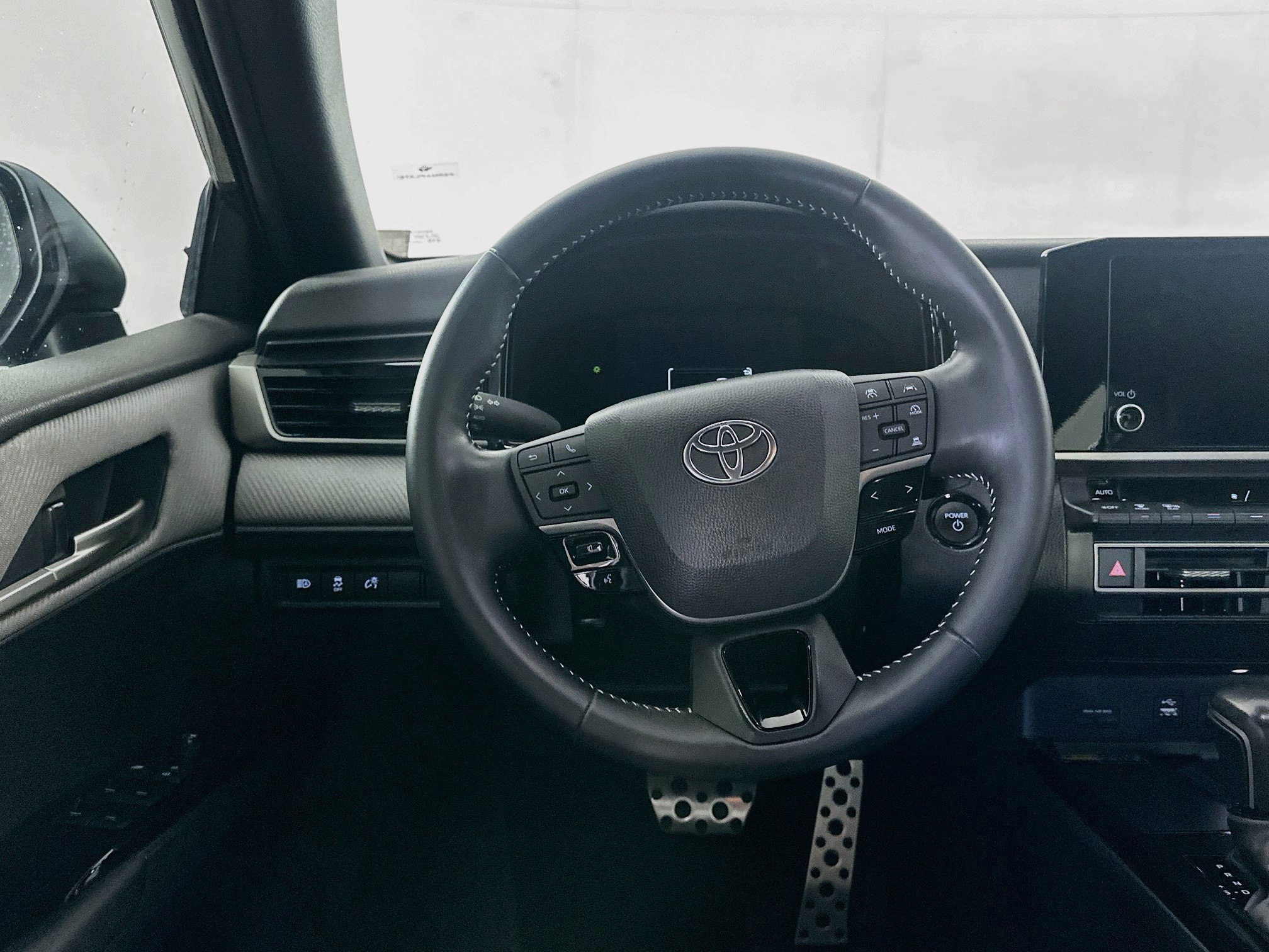 Used 2025 Toyota Camry SE FWD image 18