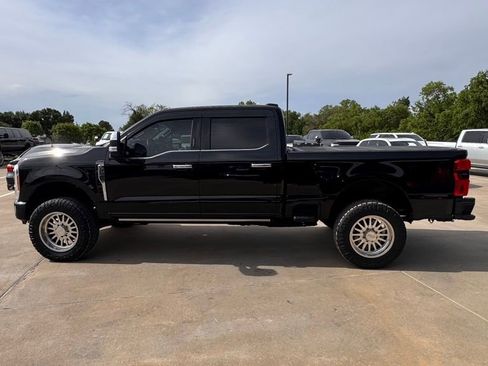 Used 2023 Ford F250 Platinum w/ FX4 Off-Road Package image 4