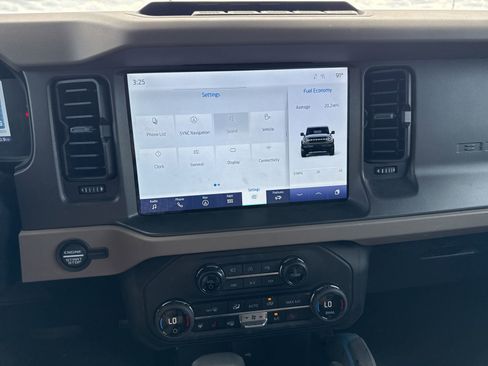 Used 2024 Ford Bronco Wildtrak AWD/4WD image 15