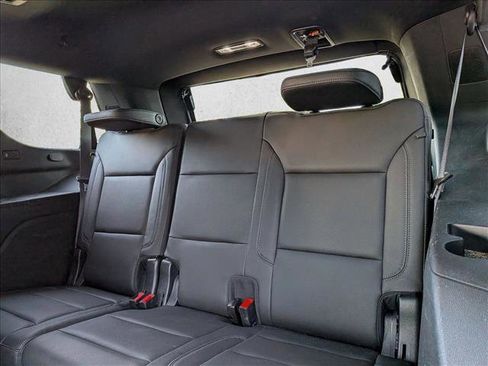 Used 2021 Chevrolet Tahoe Z71 image 17