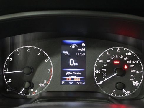 Certified 2025 Toyota Corolla Cross LE image 11