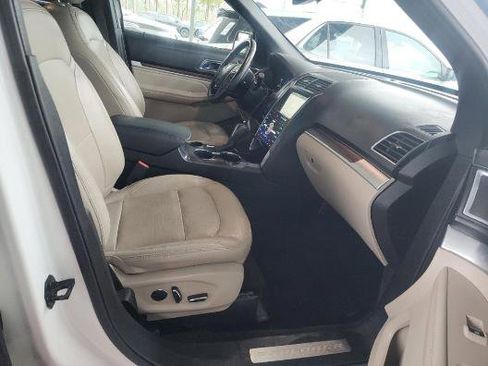 Used 2018 Ford Explorer Limited image 10