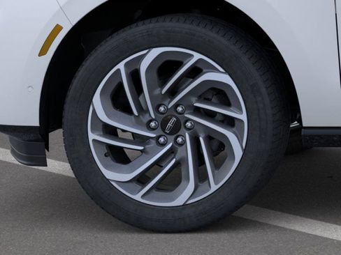 New 2026 Lincoln Navigator L Reserve AWD/4WD image 19