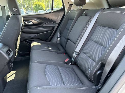 Used 2024 GMC Terrain SLE FWD image 17