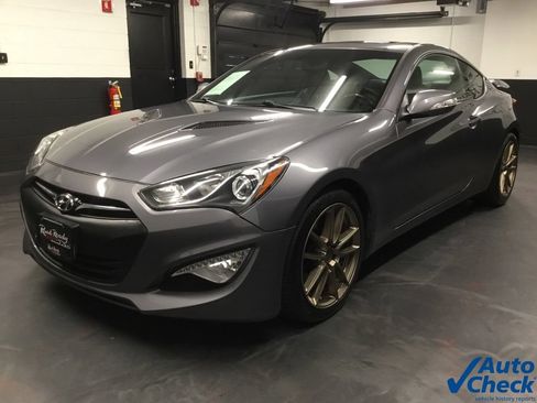 Used 2015 Hyundai Genesis 3.8 RWD image 5