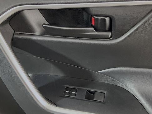 Used 2023 Toyota RAV4 LE image 31