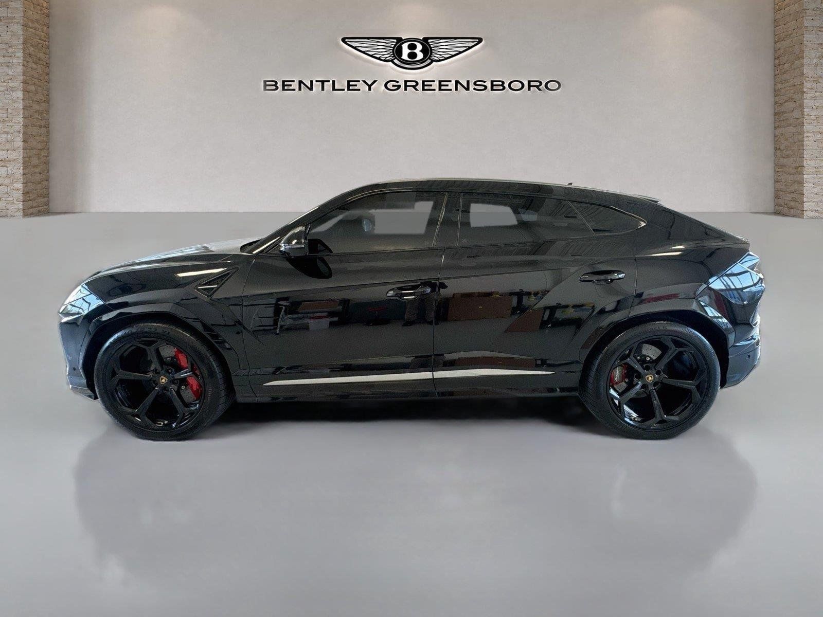 Used 2020 Lamborghini Urus AWD/4WD image 5