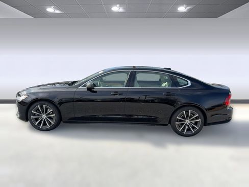 Used 2021 Volvo S90 T6 Momentum image 2