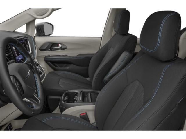 Used 2021 Chrysler Pacifica Touring-L w/ Uconnect Theater Family Group FWD image 9