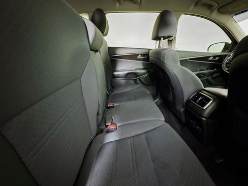 Used 2019 Kia Sorento S image 25
