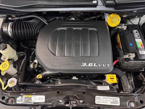 Used 2017 Dodge Grand Caravan SE w/ Power Window Group FWD image 11
