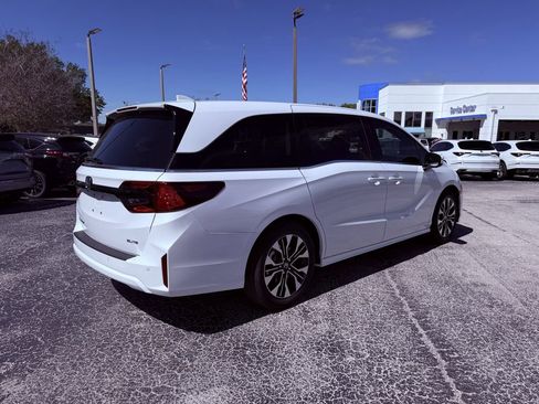 New 2026 Honda Odyssey Touring image 1