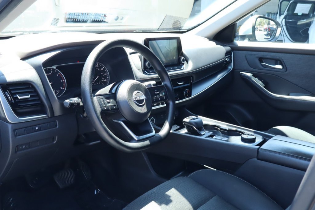 Used 2022 Nissan Rogue SV AWD/4WD image 17