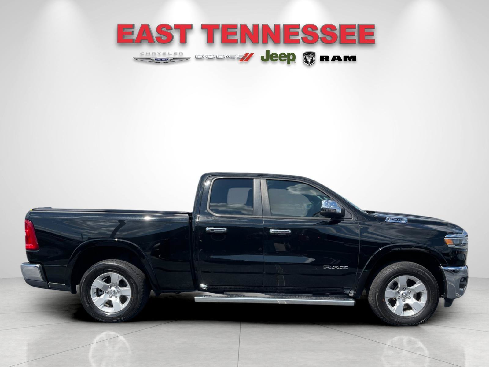 Used 2025 RAM 1500 Big Horn AWD/4WD image 2