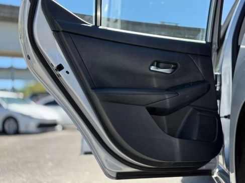 Used 2022 Nissan Sentra SV image 11