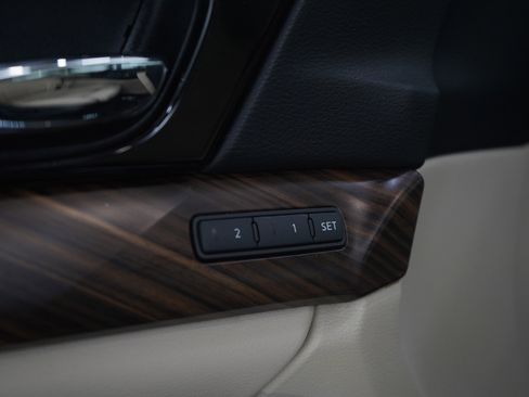 Used 2016 Nissan Maxima Platinum image 20