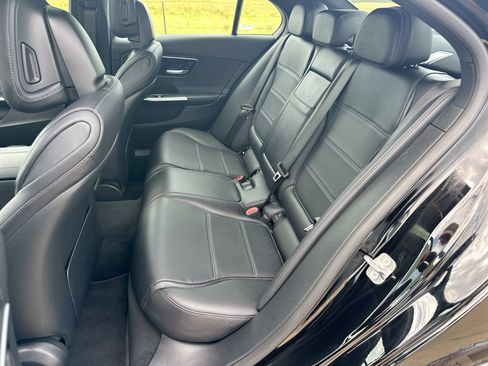Used 2025 Mercedes-Benz C 300 4MATIC Sedan image 23