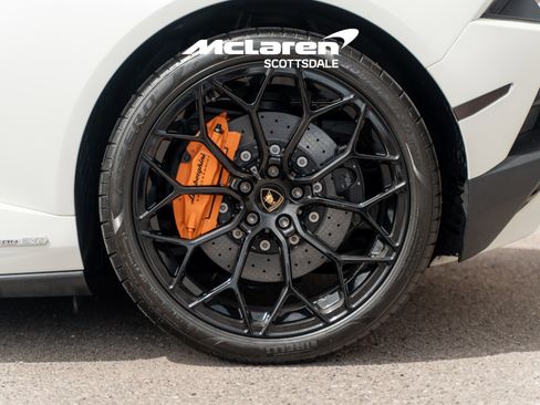 Used 2023 Lamborghini Huracan EVO image 21