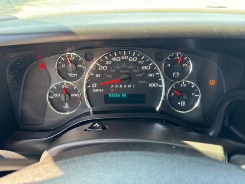 Used 2018 Chevrolet Express 2500 RWD image 13