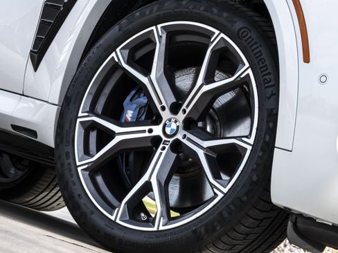 Used 2024 BMW X5 M60i image 9