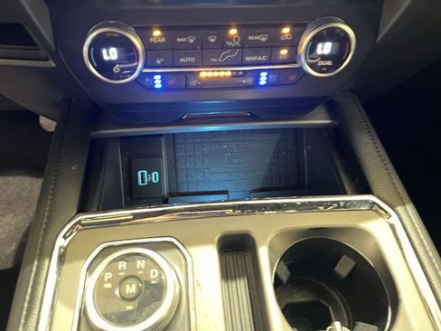 Used 2021 Ford Expedition XLT RWD image 16