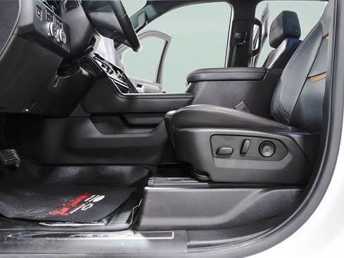 Used 2024 GMC Sierra 2500 AT4 w/ AT4 Premium Plus Package AWD/4WD image 26