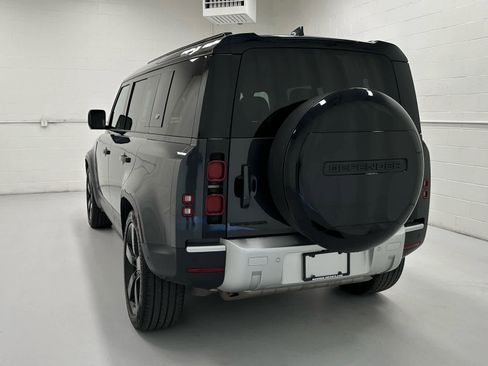 Used 2024 Land Rover Defender 110 S image 8
