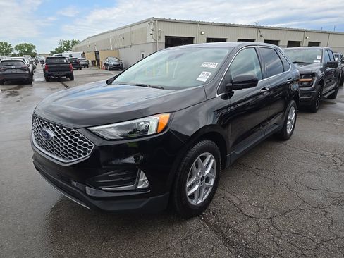 Used 2024 Ford Edge SEL w/ Convenience Package AWD/4WD image 3