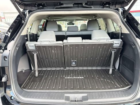 Used 2026 Toyota Highlander XLE image 18