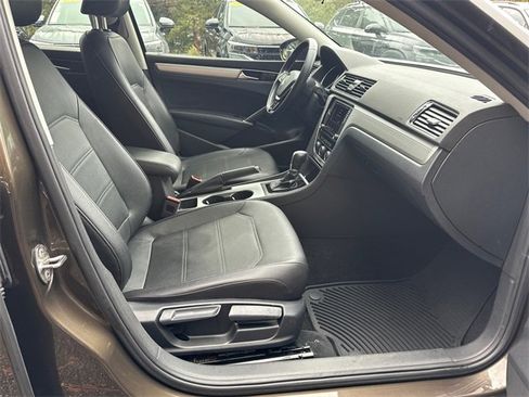Used 2019 Volkswagen Passat 2.0T Wolfsburg w/ Wheels & Sunroof Package image 14