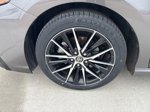 Used 2021 Toyota Camry SE w/ Convenience Package image 10