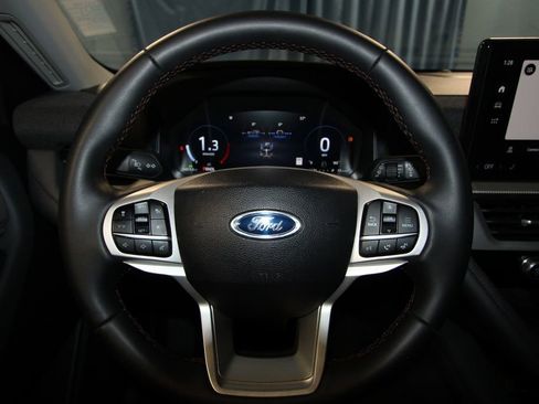 Used 2025 Ford Explorer Active image 11