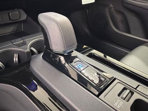 New 2027 Toyota Prius Plug-In Hybrid FWD image 25