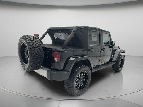 Used 2013 Jeep Wrangler Unlimited Sahara AWD/4WD image 3