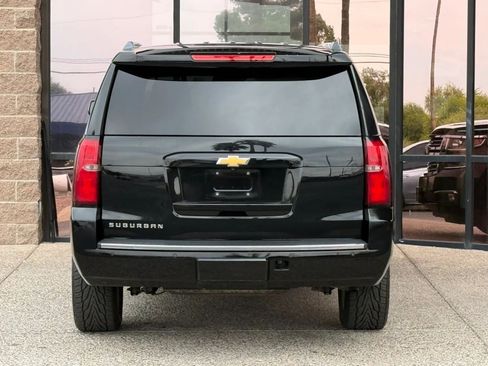 Used 2016 Chevrolet Suburban LTZ RWD image 9