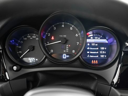 Certified 2026 Porsche Macan AWD/4WD image 18