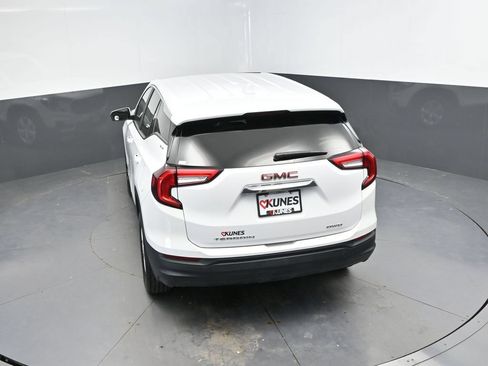 Used 2024 GMC Terrain SLE AWD/4WD image 29