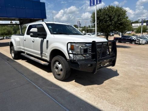 Used 2022 Ford F350 Lariat w/ Lariat Value Package AWD/4WD image 4