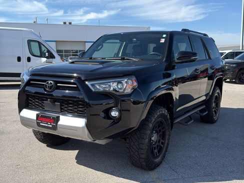 Used 2023 Toyota 4Runner TRD Off-Road Premium w/ Off Road Premium Plus Package AWD/4WD image 2