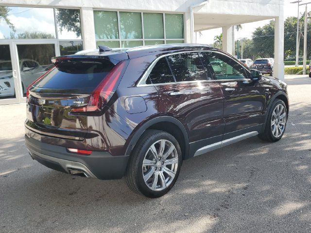 Certified 2020 Cadillac XT4 Premium Luxury w/ Enhanced Visibility Package AWD/4WD image 5