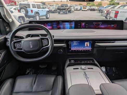 Used 2025 Lincoln Navigator Reserve AWD/4WD image 29