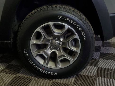 Used 2022 Jeep Cherokee Trailhawk w/ Premium Leather Package image 5