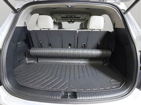 Used 2024 Kia Telluride EX w/ EX Captain's Chair Package FWD image 30