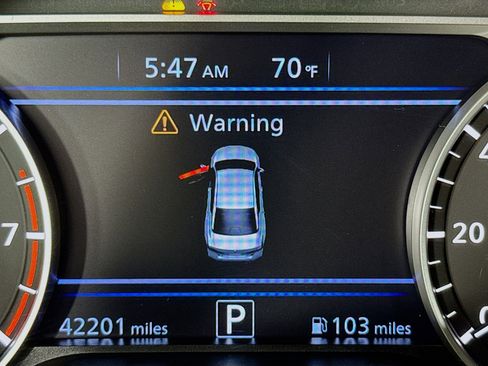 Used 2024 Nissan Altima 2.5 SV image 15